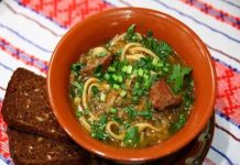 საქონლის ხორცითა და სოკოთი მომზადებული შეჭამანდი