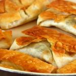 ვარდისფერი ბლინები გემრიელი გულსართით, რომელსაც დღეგამოშვებით ვაცხობ. | შენი სუფრა