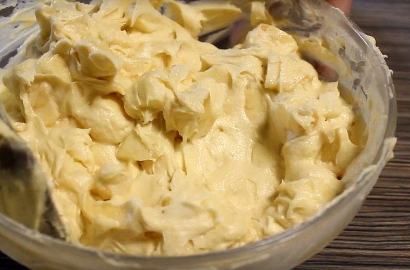 шарлотка с маслом