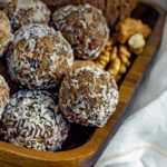 ფინიკისა და ნიგვზის ბურთულები