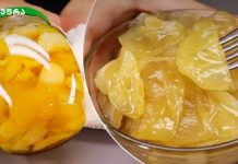 არომატული ვაშლის დესერტი Jar of sliced peaches in syrup next to a glass bowl of chunky yellow peach slices being forked.
